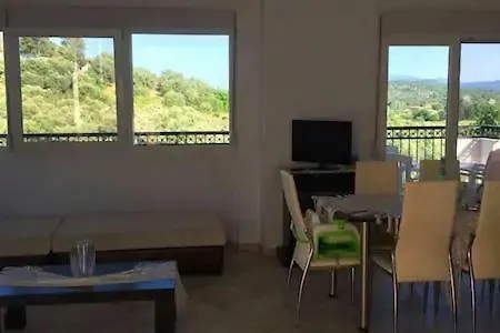 Chris Lux Ormos Panagias